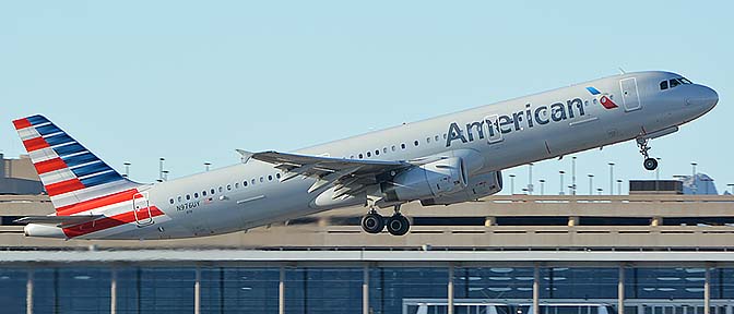 American Airbus A321-231 N976UY, Phoenix Sky Harbor, September 25, 2016
